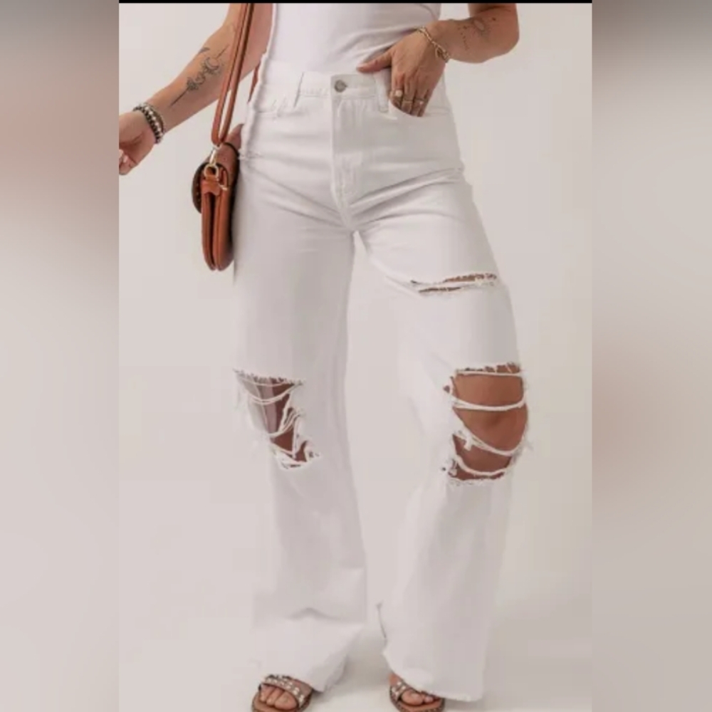 White distress jeans
